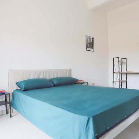 Bright Apartment Near The Sea With Parking Salerno Bagian luar foto