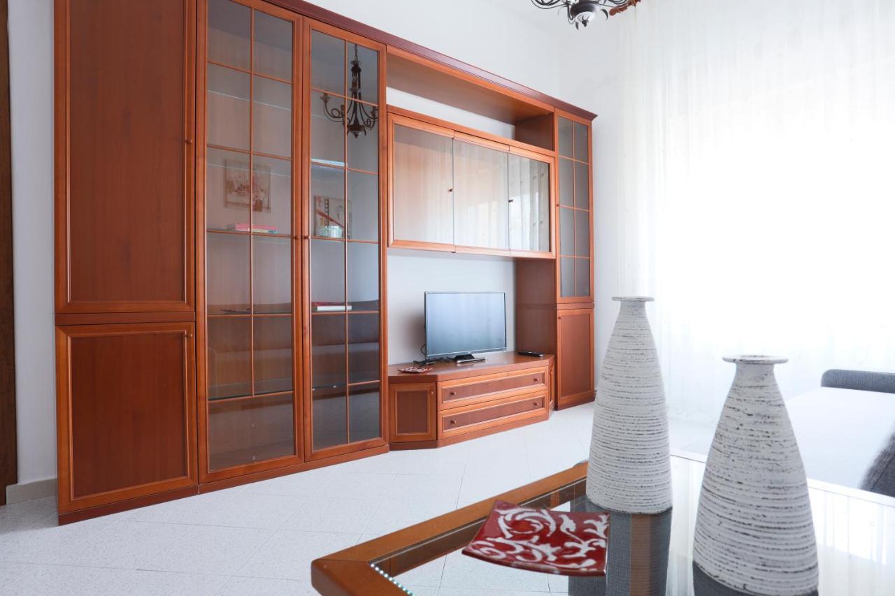 Bright Apartment Near The Sea With Parking Salerno Bagian luar foto