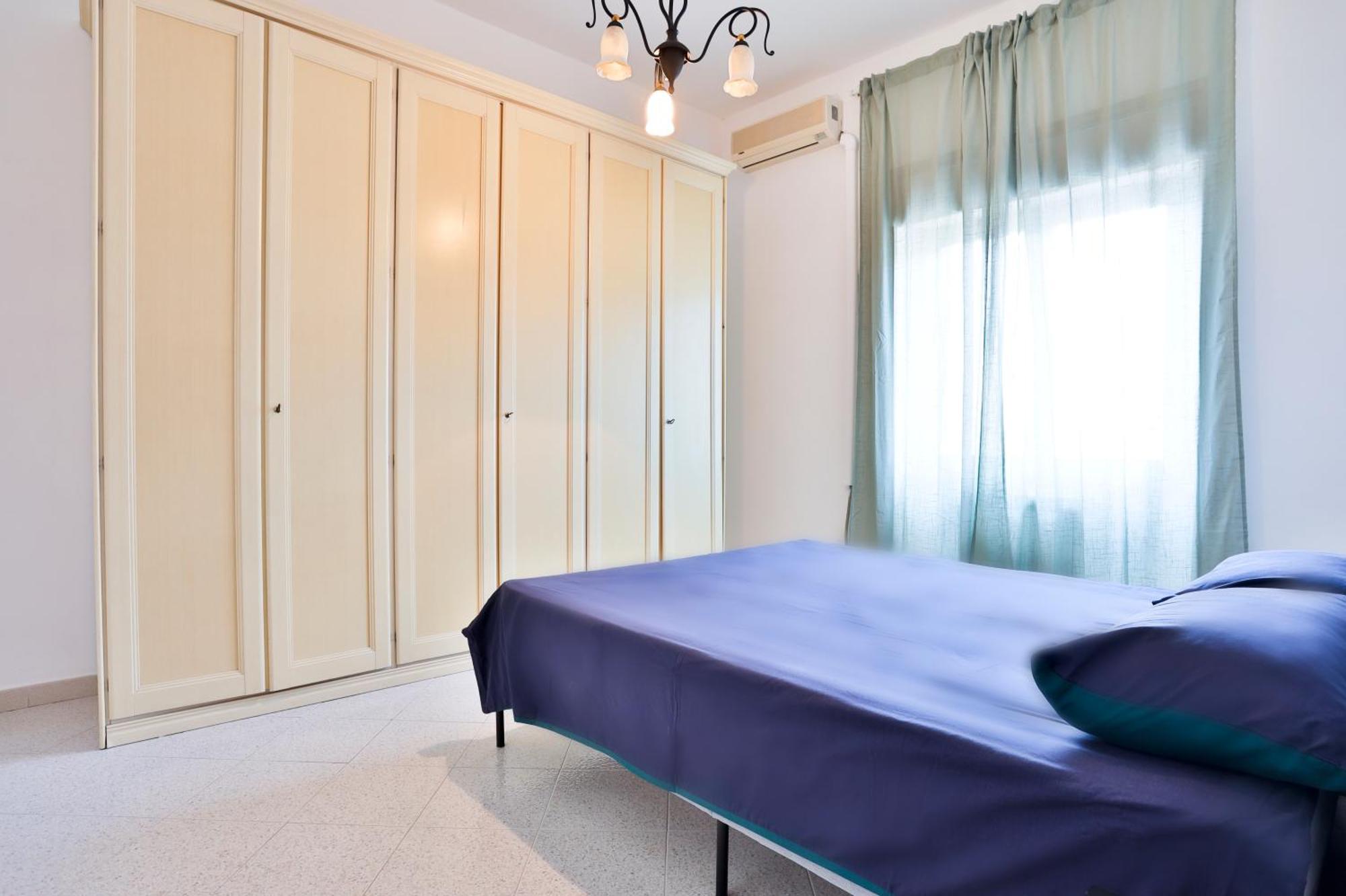Bright Apartment Near The Sea With Parking Salerno Bagian luar foto