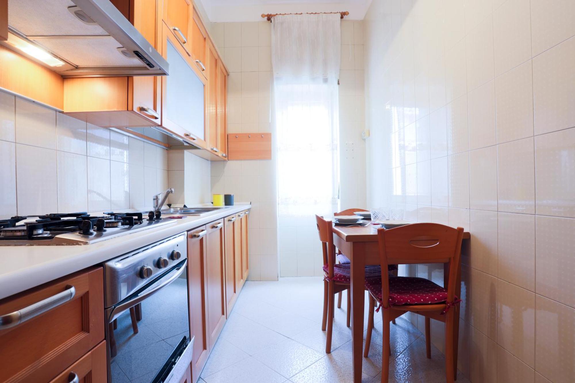 Bright Apartment Near The Sea With Parking Salerno Bagian luar foto